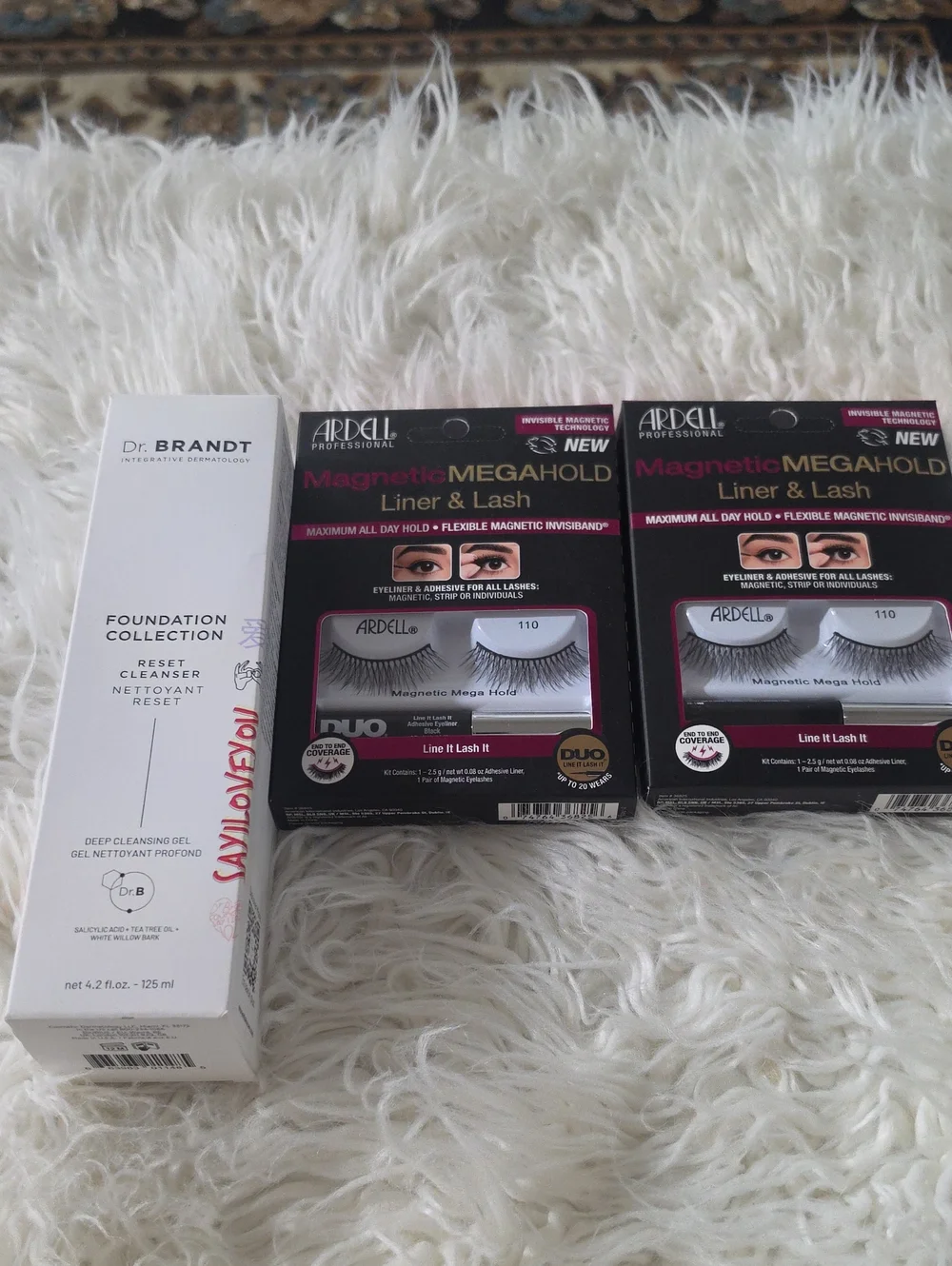 Dr. BRANDT Foundation Collection Reset Cleanser - White And 2 Pairs Of Lashes